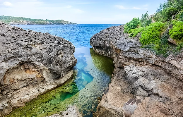 Wisata Nusa Penida: Tempat Wajib dikunjungi saat ke Bali Angel's Billabong Nusa Penida