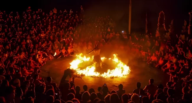 3 Fakta Menarik tentang Tari Kecak Bali dan Sejarahnya Fakta Menarik tentang Tari Kecak Bali