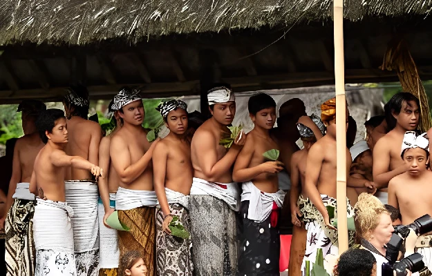 5 Fakta unik Perang Pandan Desa Tenganan Bali Peserta Perang Pandan Desa Tenganan