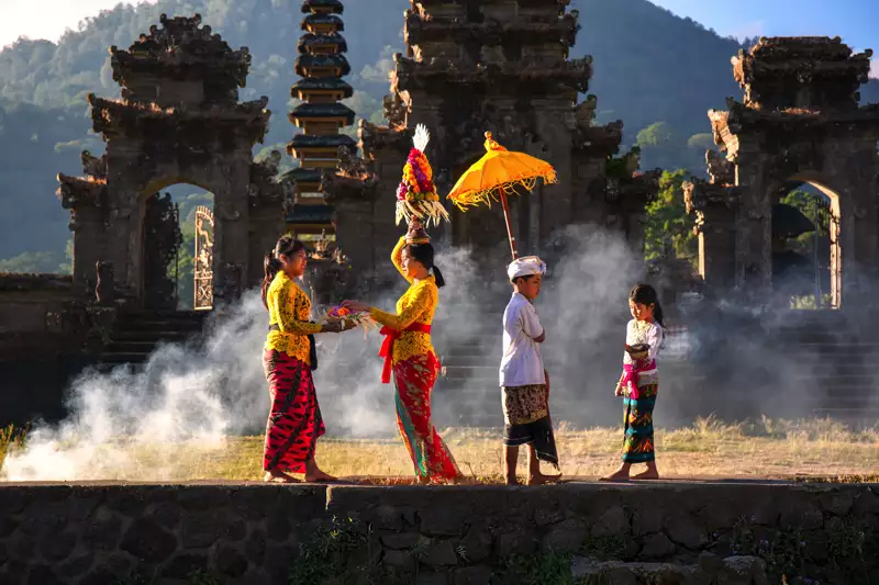 Makna Hari Raya Galungan 2024 Bagi Umat Hindu di Bali Makna Hari Raya Galungan 2024 Bagi Umat Hindu di Bali