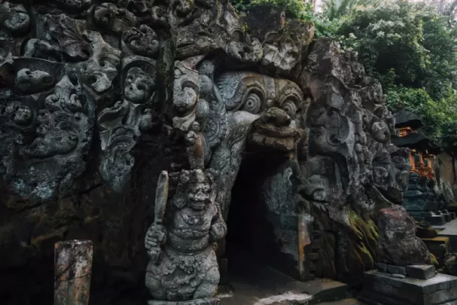 Tentang Goa Gajah Bali