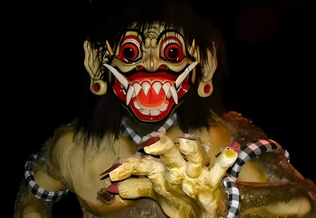 Mengapa Ogoh Ogoh Seram? Alasan Mengapa Ogoh Ogoh Dibuat Menyeramkan Ogoh ogoh seram simbol Bhuta Kala