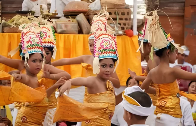 Tari Rejang Dewa salah satu tarian Sakral di Bali